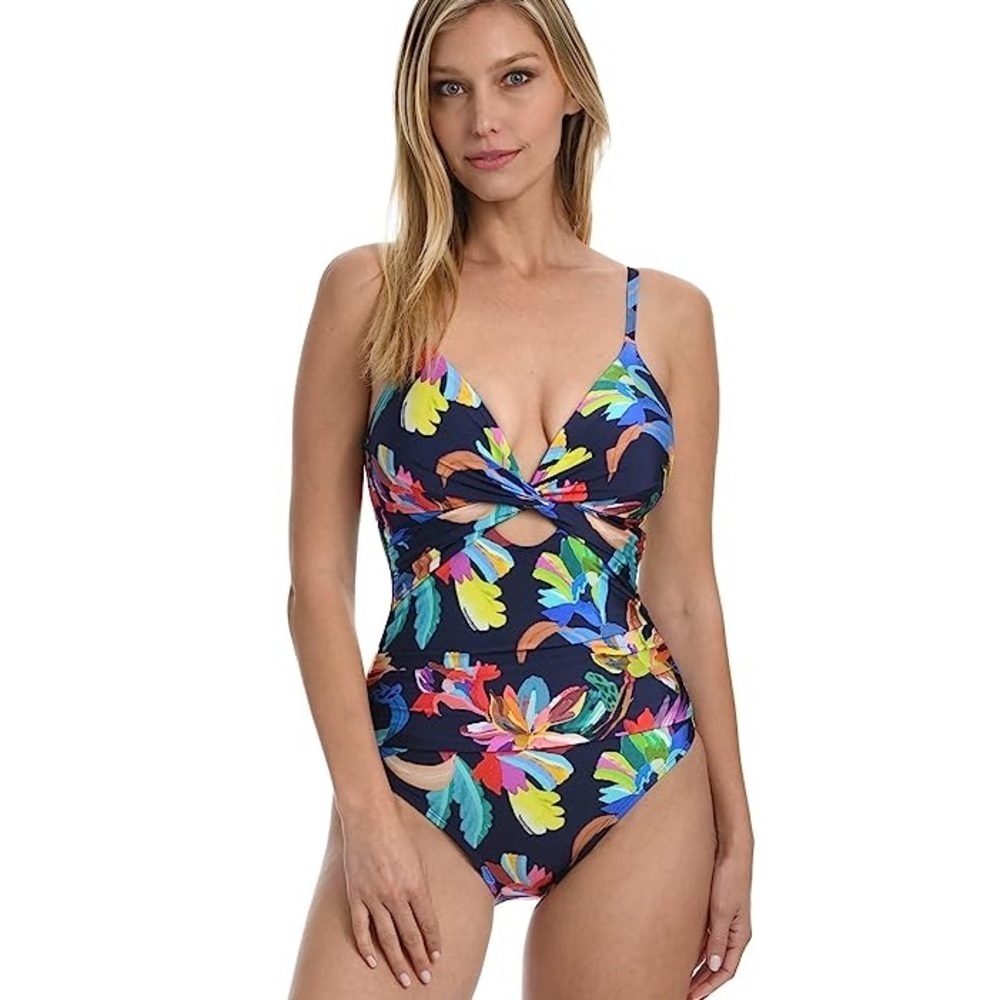 LA BLANCA
Sea Twist Keyhole One Piece Swimsuit